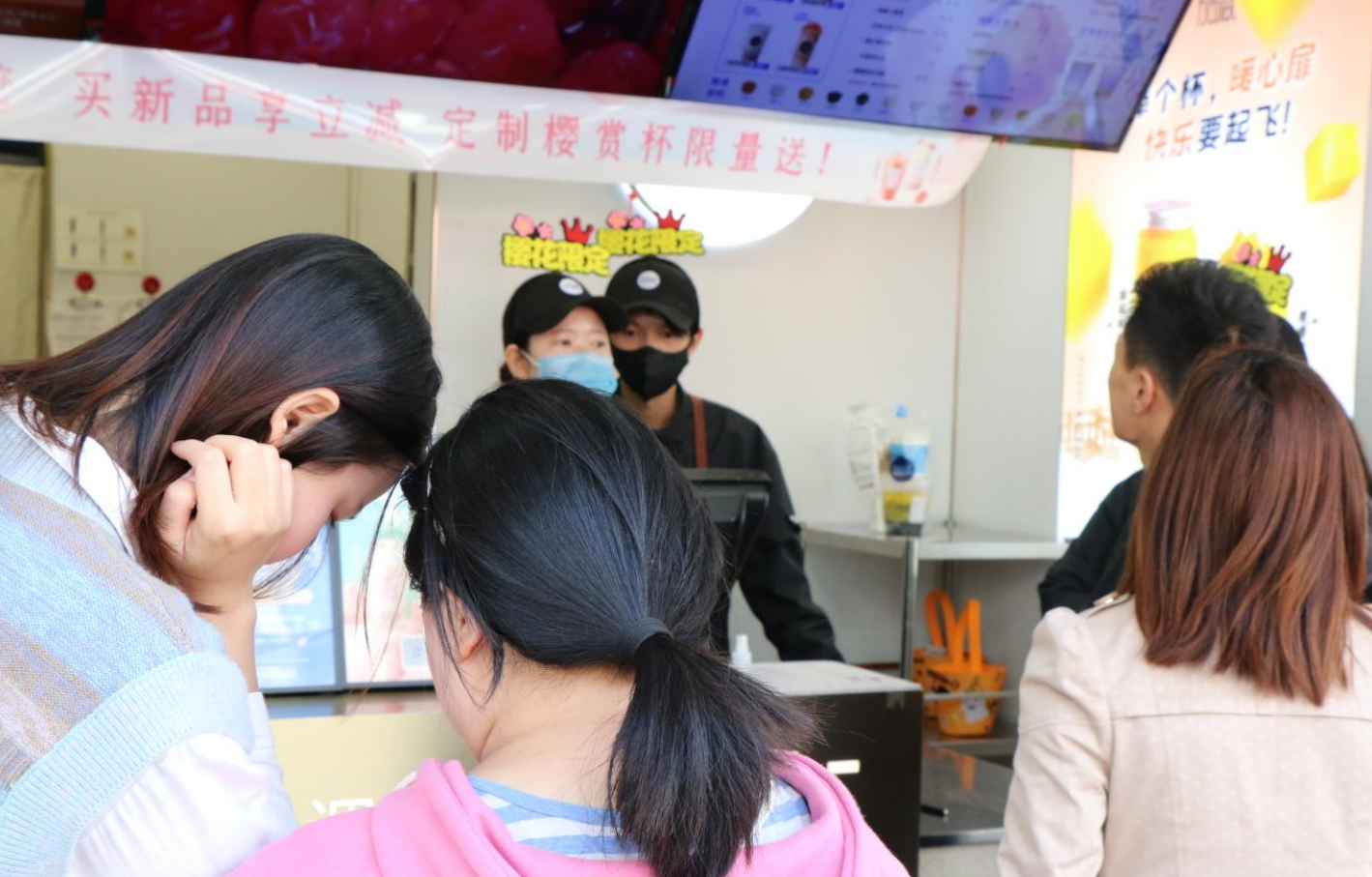 ag亚洲集团奶茶：一家奶茶店的发展需要重点关注哪两个问题